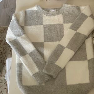 Lovers & Friends XS SOFT FUZZY SWEATER